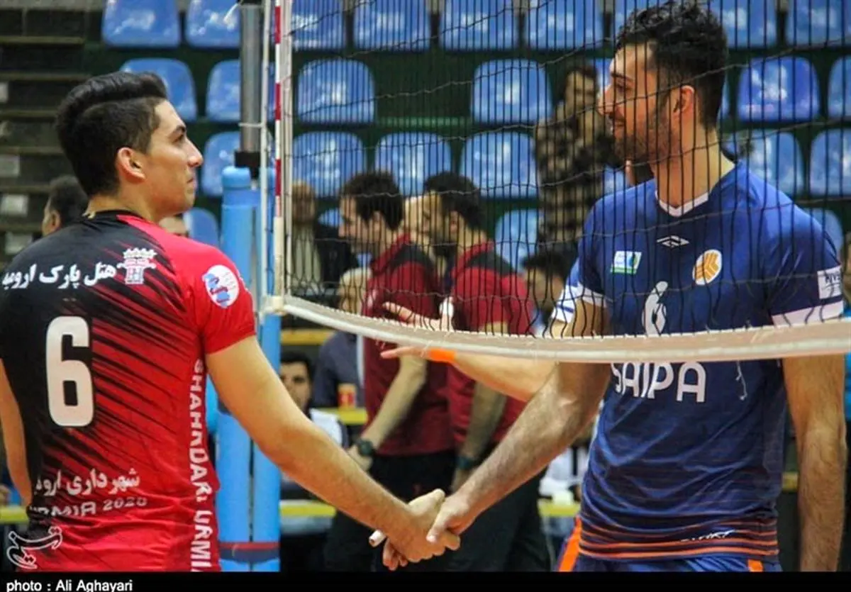 دیدار تیم‌های والیبال شهرداری ارومیه و سایپای تهران به روایت تصویر