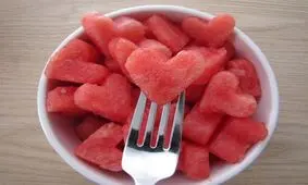 این میوه یلدا را بیشتر بشناسید