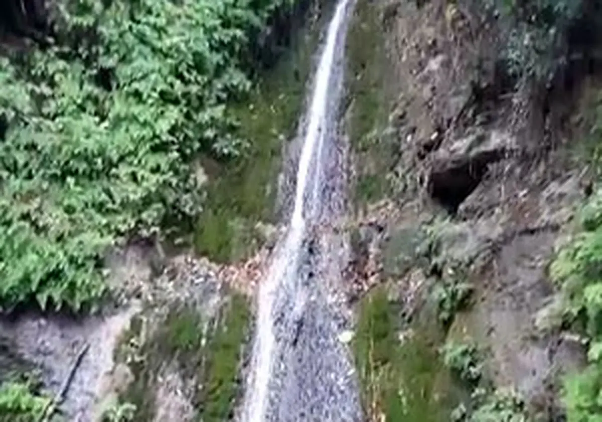 سیری در آبشار زیبا و دیدنی حسینا + فیلم