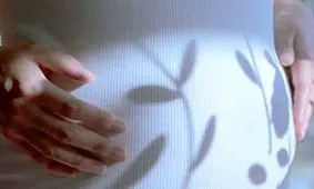 با تغذیه مناسب در دوران بارداری, زیبایی پوست شکمتان را پس از زایمان حفظ کنید