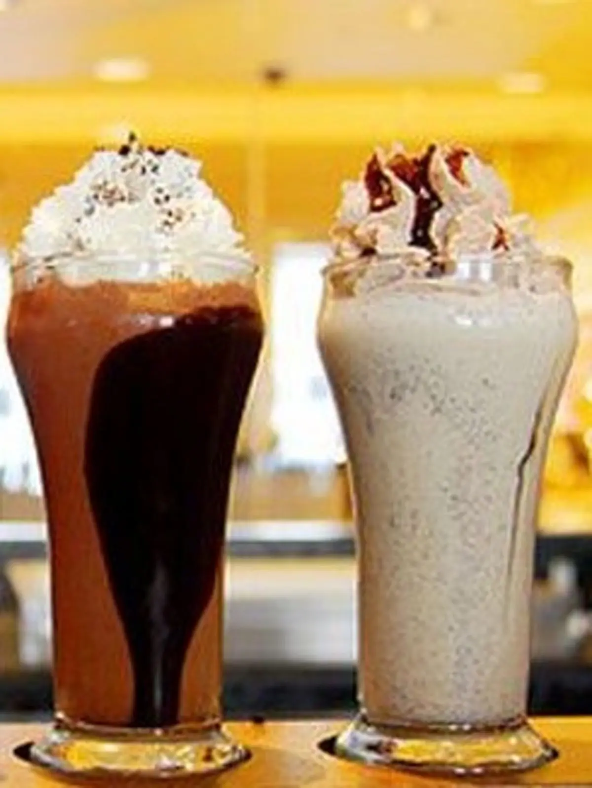 فیلم / تهیه نوشیدنی های کافی شاپی را تصویری یاد بگیرید