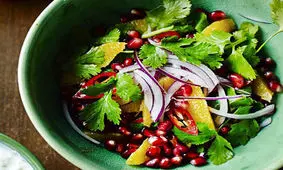 طرز تهیه سالاد پرتقال و انار