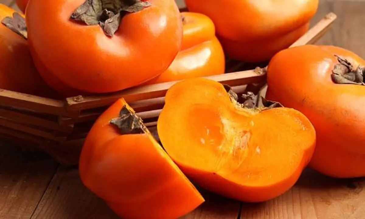 خوراکی‌های شب یلدا+ خواص بی‌نظیر خرمالو برای سلامتی