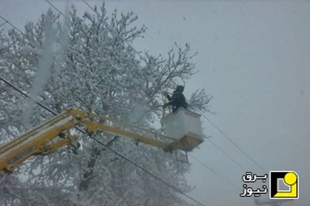 بارش برف سنگین موجب خاموشی در کردستان شد