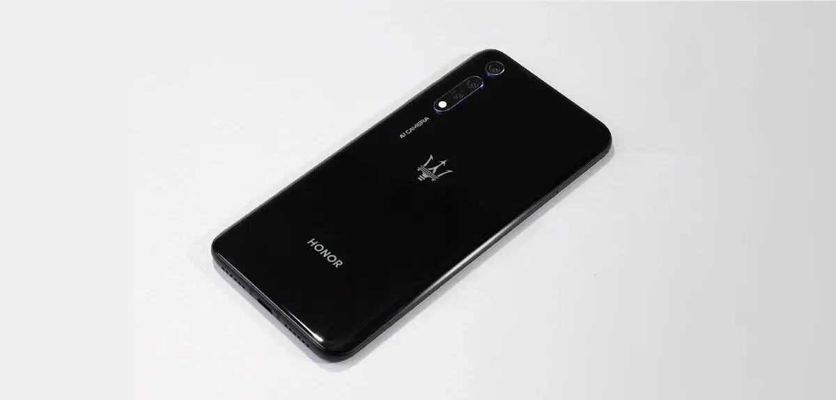 آنر وی ۲۰ (Honor V20) نسخه مازراتی لو رفت