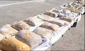جاساز 487 کیلو تریاک زیر بار سنگ آهن