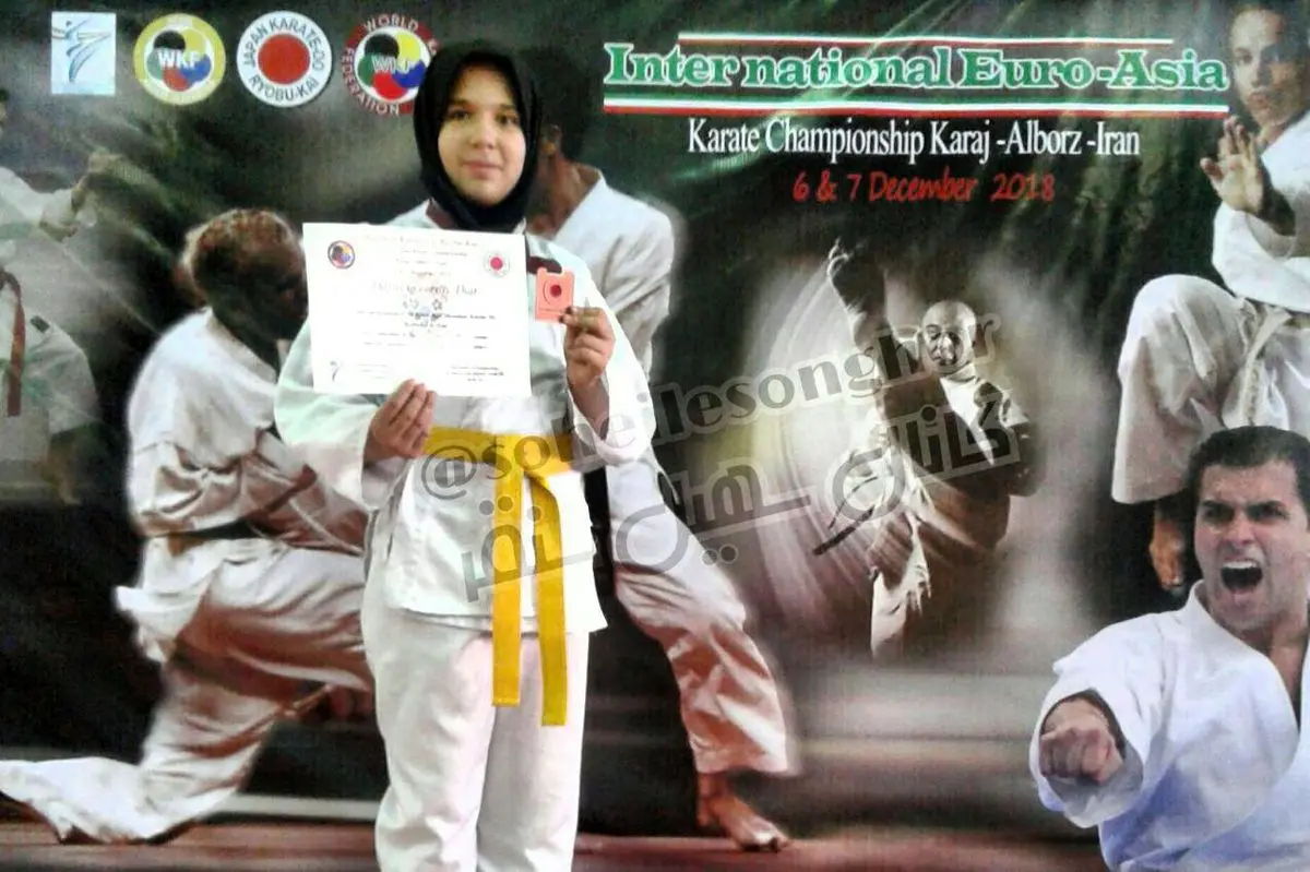 درخشش دانش آموز سنقری (صبا خنجری) در مسابقات بین المللی کاراته