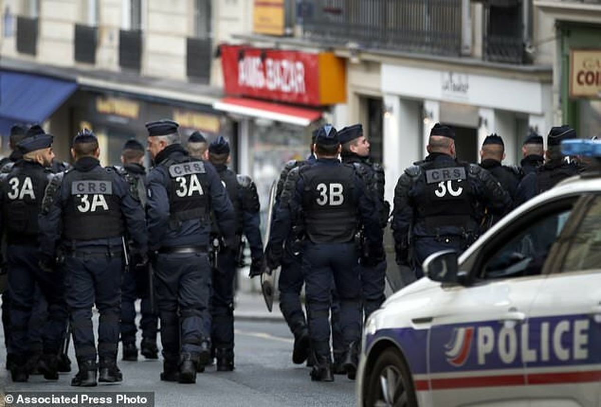 اعتراض به سبک پلیس فرانسه؛ ازدحام در فرودگاه شارل دوگل