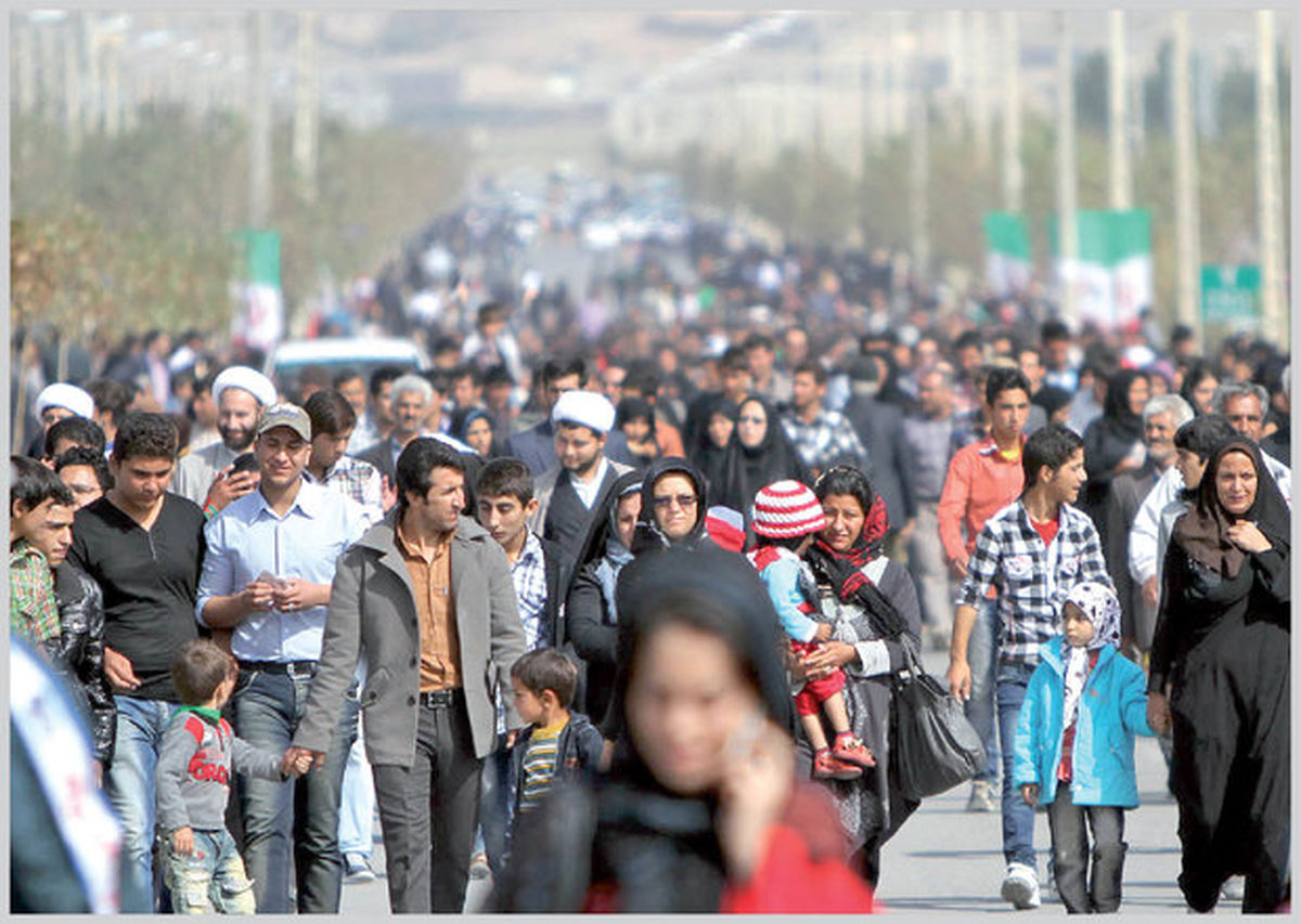 مردان صاحبان اصلی فضاهای شهری هستند