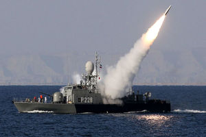 شلیک موشک‌های ایرانی بیخ گوش ناو هواپیمابر آمریکایی