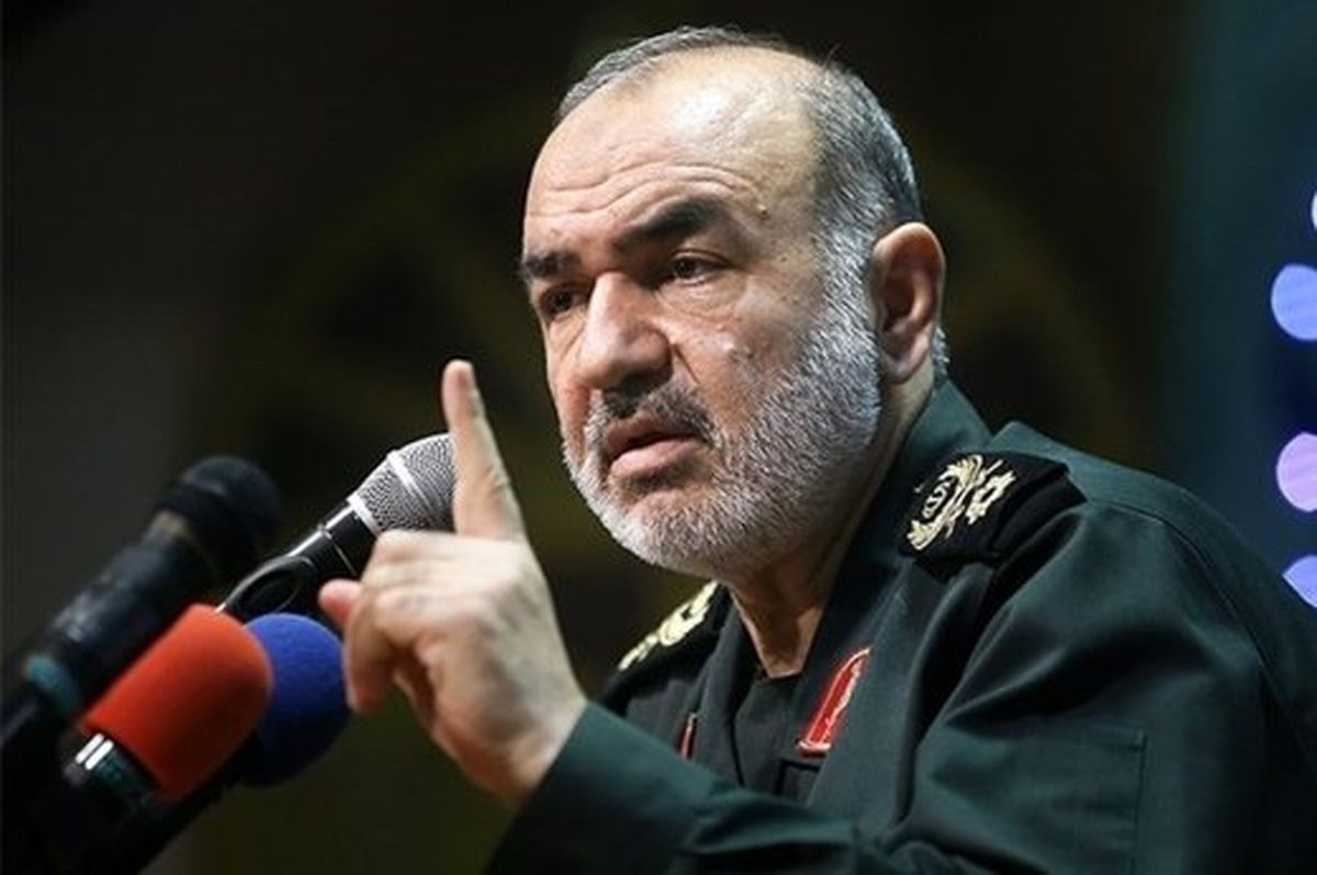 سردار سلامی: قدرت دفاعی سپاه افزایش می یابد/ سردار شکارچی: پیچیدهترین تجهیزات دفاعی در کشور تولید میشود/ دل کندن از آمریکا و اروپا موجب «رشد مضاعف» خواهد شد