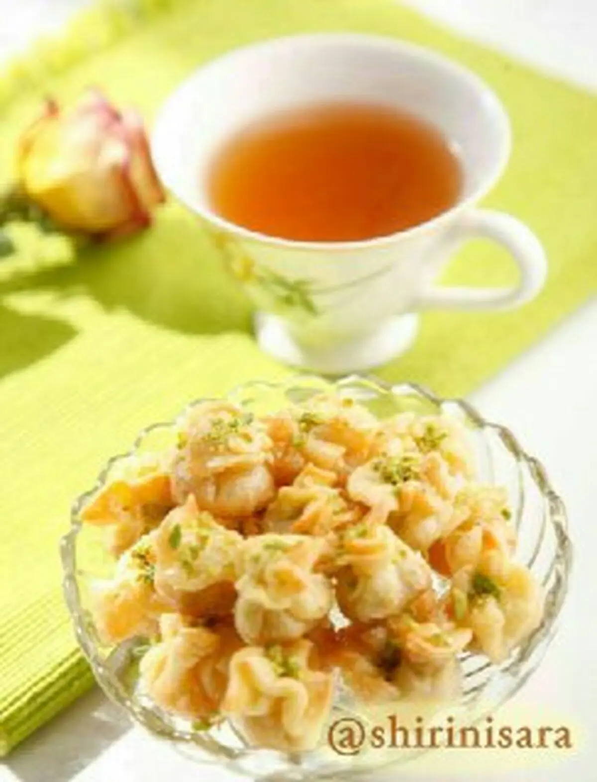 طرز تهیه باقلوای گل