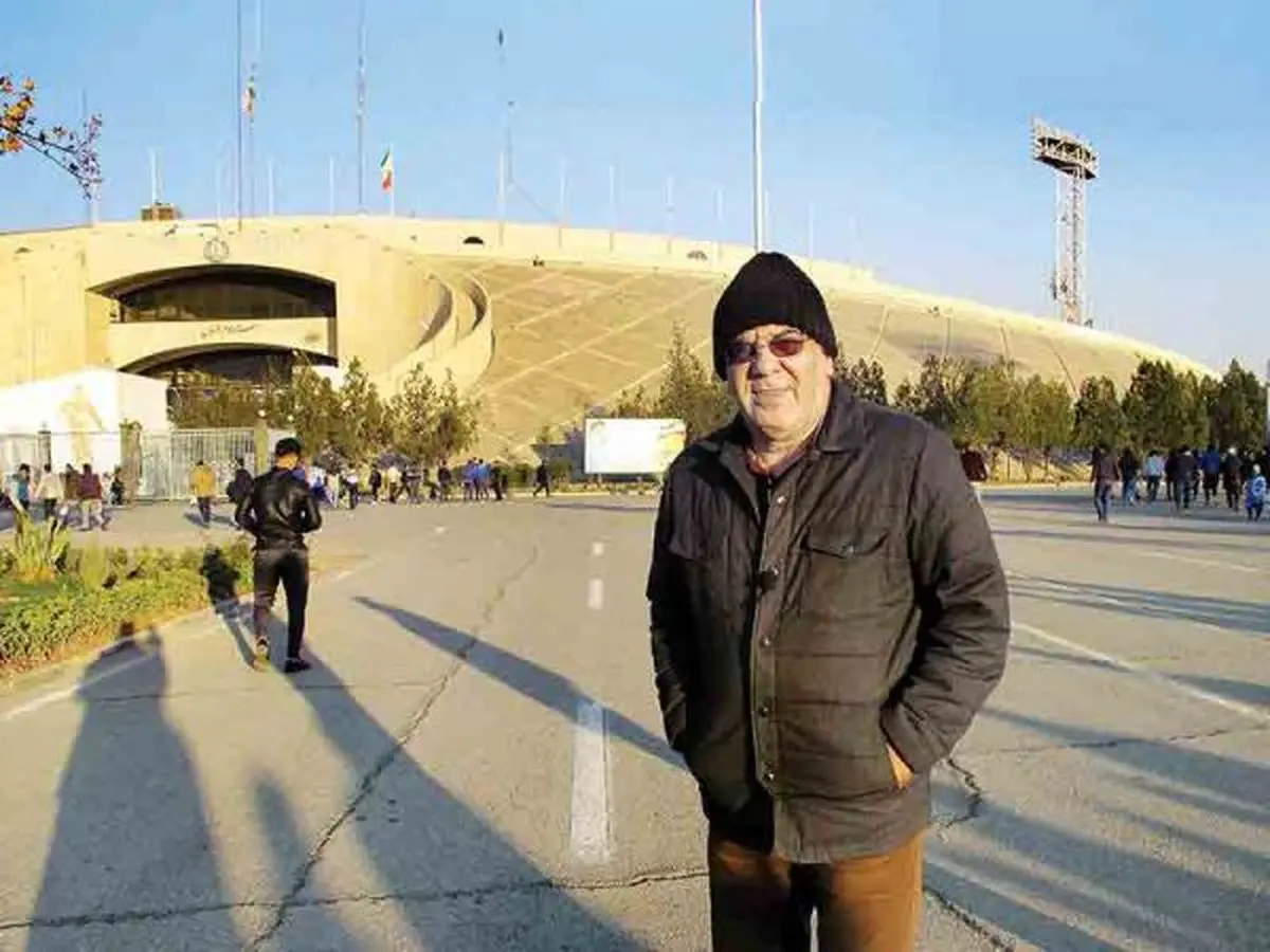 گفت و گو با عباس عبدی درباره حضورش در استادیوم: مستطیل سبز، ادعاها را به چالش می‌کشد