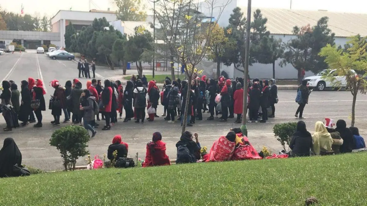 معاون قوه قضاییه خبر داد: حضور بانوان در ورزشگاه ها با 2 شرط ممکن است