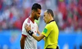 کاپیتان تیم‌ملی از خبرنگاران عکاسی کرد!