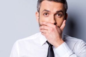 علت اصلی بوی بد دهان چیست؟