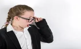 سوزن خیاطی داخل پای پیرزن که از آن خبر نداشت ! + عکس