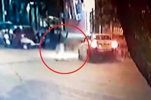 اشتباه مرگبار عابران پیاده در خیابان! +فیلم