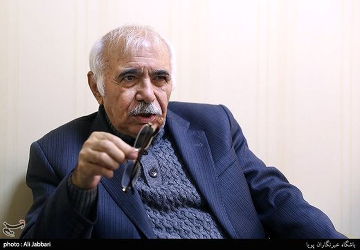 محمدعلی بهمنی: ترانههای سخیف را رد میکنیم اما مجوز میگیرند/ برخی خوانندهها با پول به تلویزیون میروند