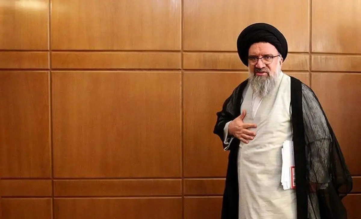 آیت‌الله خاتمی: کامپیوتر را من به علما معرفی کردم/در شأن خودم نمی‌دانم که به هتاکی و بی ادبی‌ها جواب دهم/اصلا پسر ندارم که بخواهم برایشان برج بسازم/کسی با فضای مجازی مخالفت کند انگار در این دنیا زندگی نمی‌کند