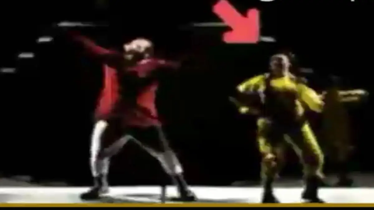 ویدئو/رقص باران کوثری و آزاده صمدی در یک نمایش تئاتر حاشیه ساز شد