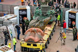 انتقال مشعل مجسمه آزادی به یک موزه ۱۰۰ میلیون دلاری