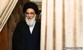 ویدئو/لحظه ورود پیکر آیت الله شاهرودی به مسجد امام صادق(ع)