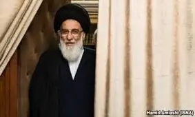 ویدئو/لحظه ورود پیکر آیت الله شاهرودی به مسجد امام صادق(ع)