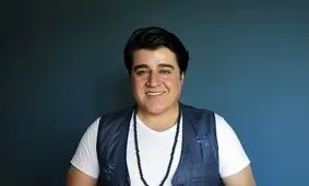 خواننده‌ای که در برنامه زنده شبکه سه خبر ازدواجش را اعلام کرد