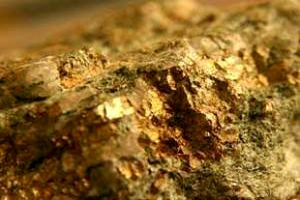 کشف نزدیک به 2 تن سنگ طلا در «ورزقان»