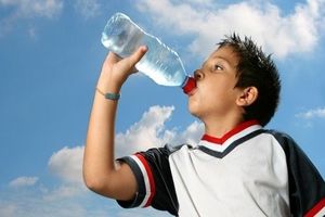اینفوگرافی/ ۵ دلیل برای اینکه از بطری پلاستیکی آب ننوشیم