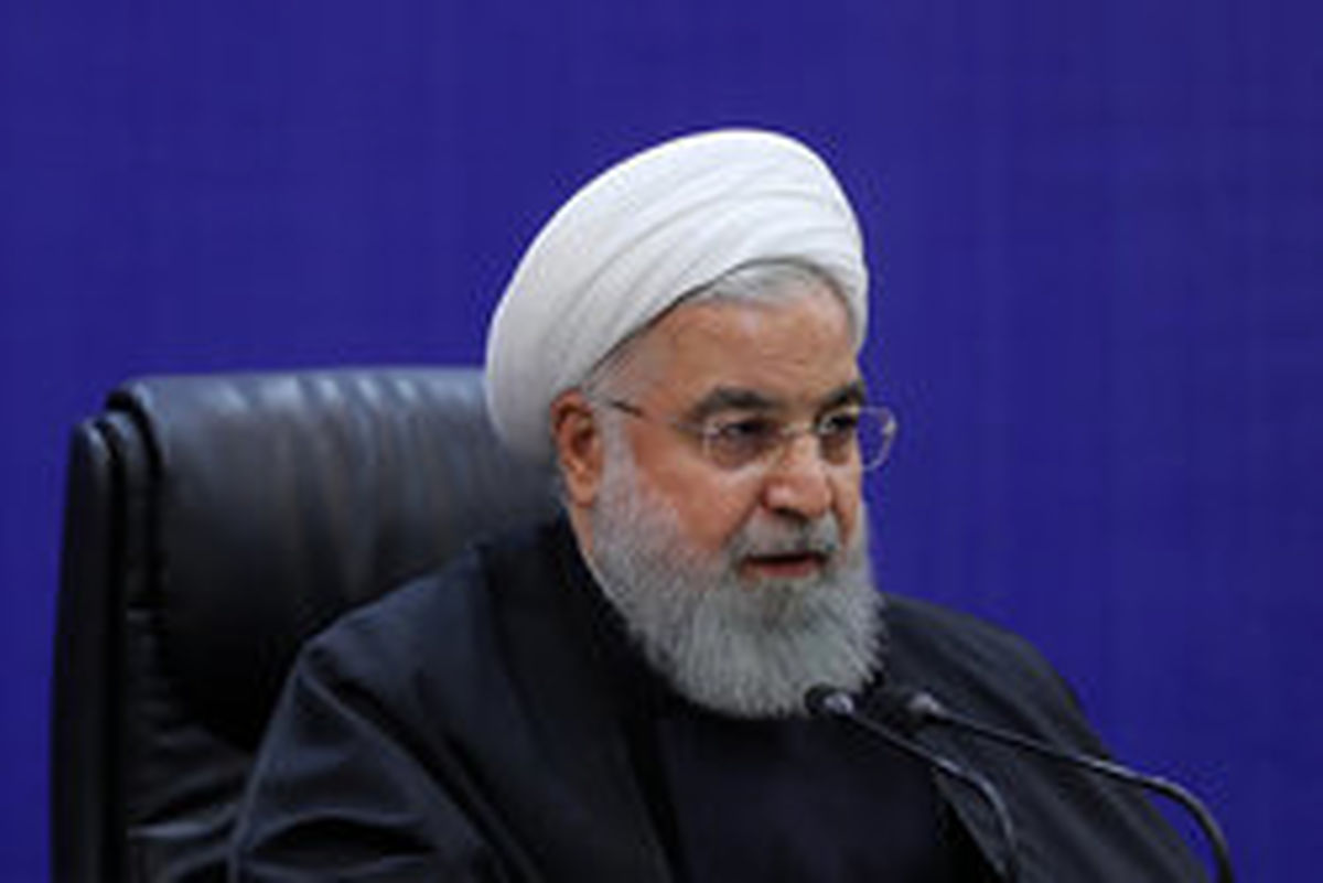 روحانی در مجلس برای ارائه لایحه بودجه 98: امیدوارم بودجه ۹۸ را بهمن از مجلس تحویل بگیریم/دریافتی حقوق‌بگیران ثابت ۲۰ درصد افزایش می‌یابد