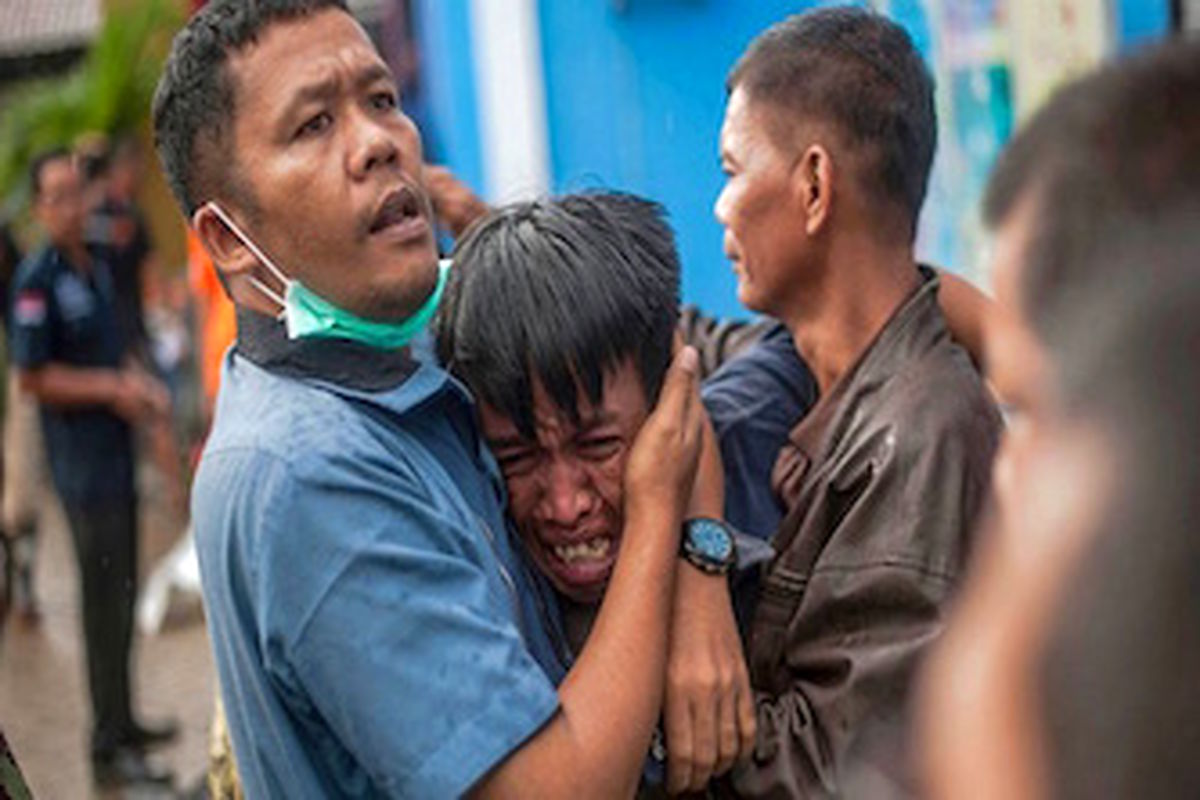 شمار قربانیان سونامی اندونزی به ۳۷۳ نفر رسید