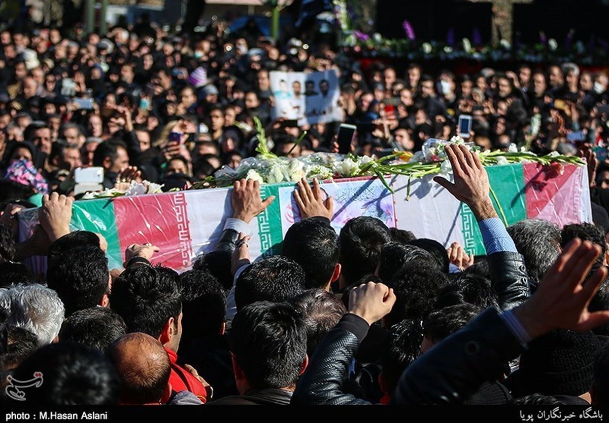 بغض شاعران فجر در میان قهرمانان آتشنشان