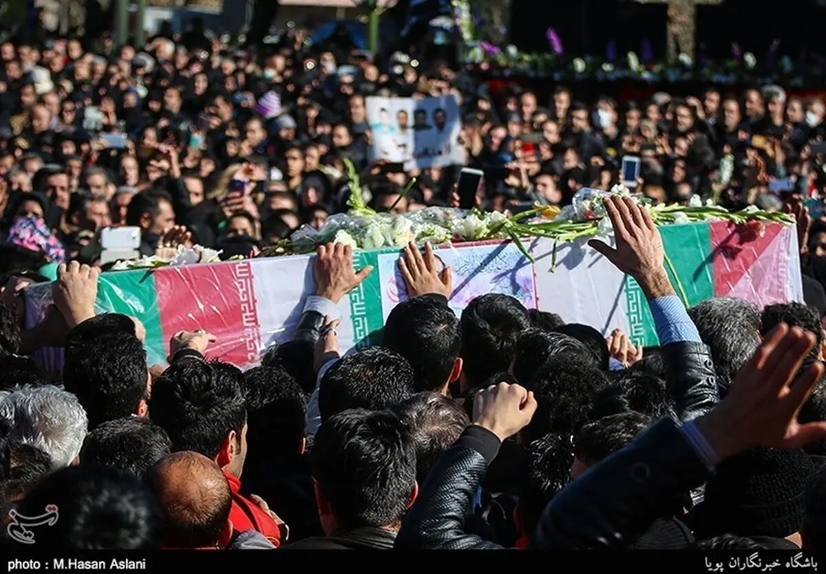 بغض شاعران فجر در میان قهرمانان آتش‌نشان