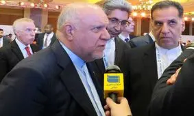 زنگنه: مجوز سران قوا برای فروش ۳ میلیون بشکه نفت در بورس اخذ شد