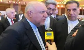 زنگنه: مجوز سران قوا برای فروش ۳ میلیون بشکه نفت در بورس اخذ شد
