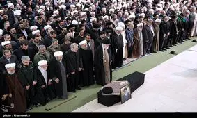 رهبر انقلاب تاکنون بر پیکر کدام شخصیت‌ها اقامه نماز کردند؟ + عکس