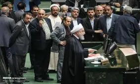 چند نکته درباره یک عکس/ آیا همه پیش بینی ها غلط بود؛ حسن روحانی با مجلس به مشکل برخورده است؟
