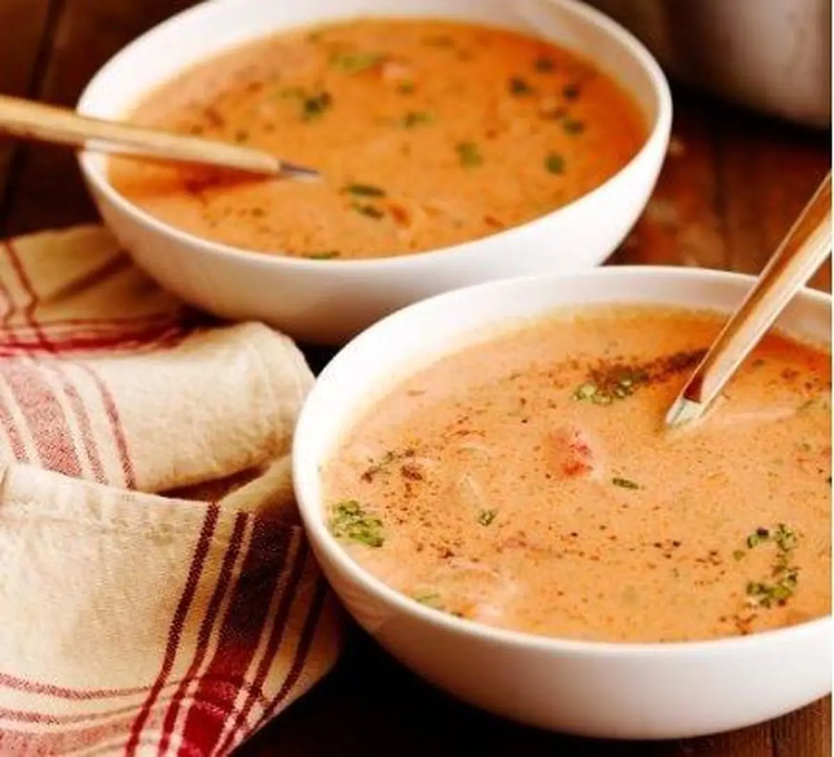 چرا سوپ خوردن باعث لاغری می‌شود؟