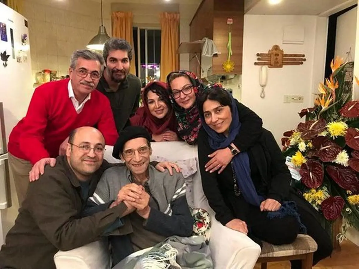 عکس/سلفی شهره سلطانی و دیگران با حسین محب‌اهری