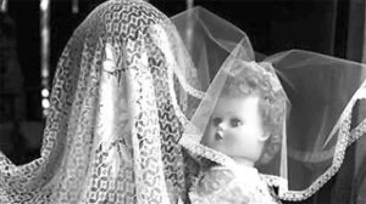 پاسخ تأمل‌برانگیز سخنگوی کمیسیون قضائی مجلس درباره رد طرح کودک همسری/مادربزرگ خود من در ۹ سالگی ازدواج کرد /دختر ۱۵ ساله کودک نیست و توانایی ازدواج را دارد