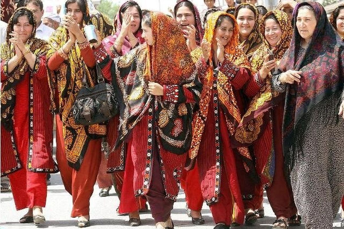 تعیین یک روز ملی به نام قومیتها یعنی ارج نهادن به فرهنگ اصیل ایرانی