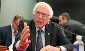 سندرز: انتظار نداشتم حملات علیه من اینقدر زود آغاز شود