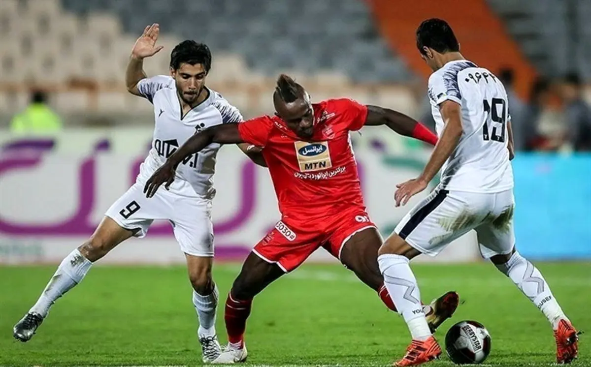 ۳ پیشنهاد لیگ برتری و ۲ پیشنهاد خارجی دارم