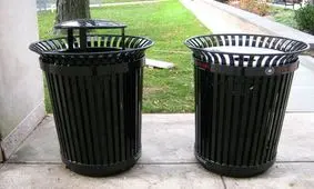 مادر سنگدل نوزادش را داخل کیسه زباله گذاشت و در خیابان رها کرد+ عکس