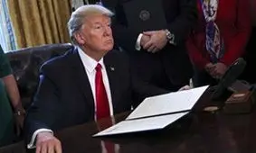 اتحاد ۹۷ کمپانی آی تی علیه ترامپ