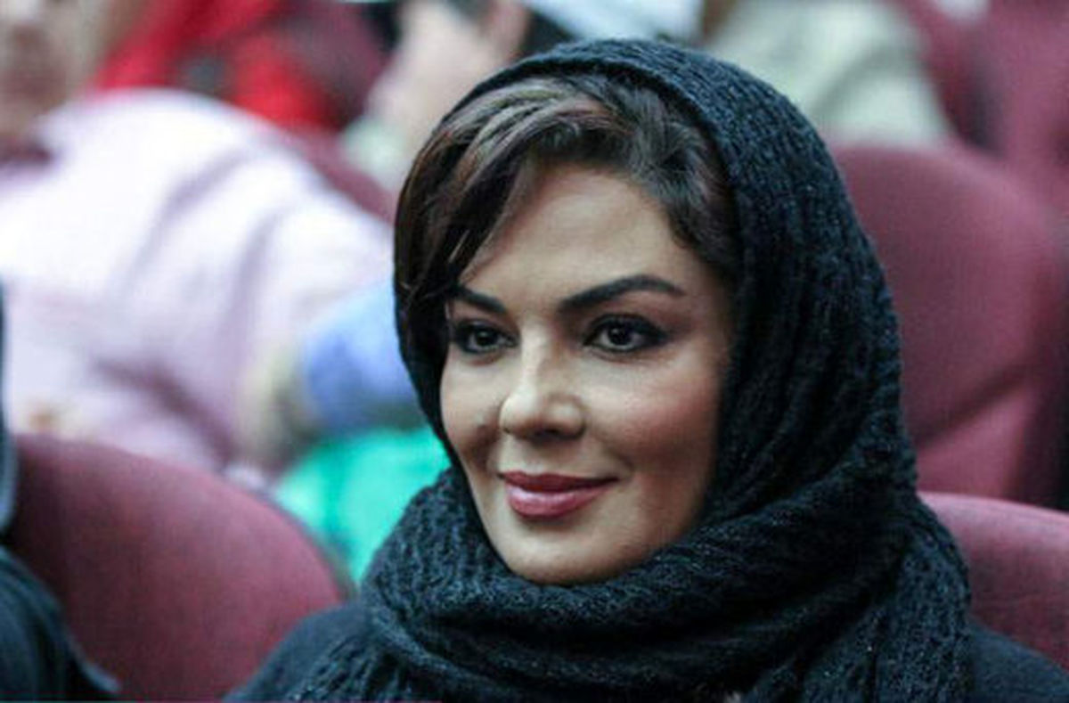 عکس/ سارا خوئینیها با سبیلِ مردانه