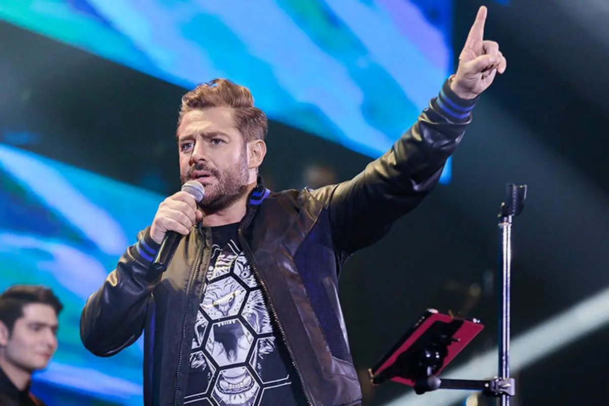 ویدئو/۲ دقیقه سکوت در کنسرت امروز محمدرضا گلزار به احترام اذان