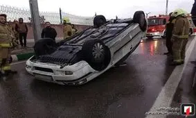 واژگونی خودروی سواری در جاده قدیم کرج